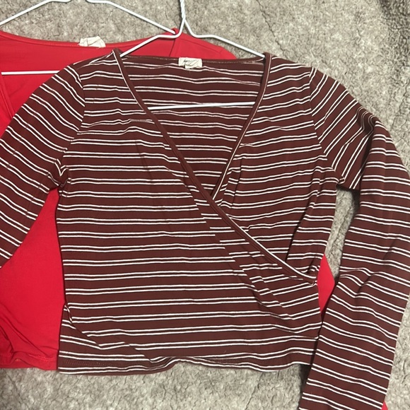 Bundle 2 GARAGE top - Picture 2 of 6